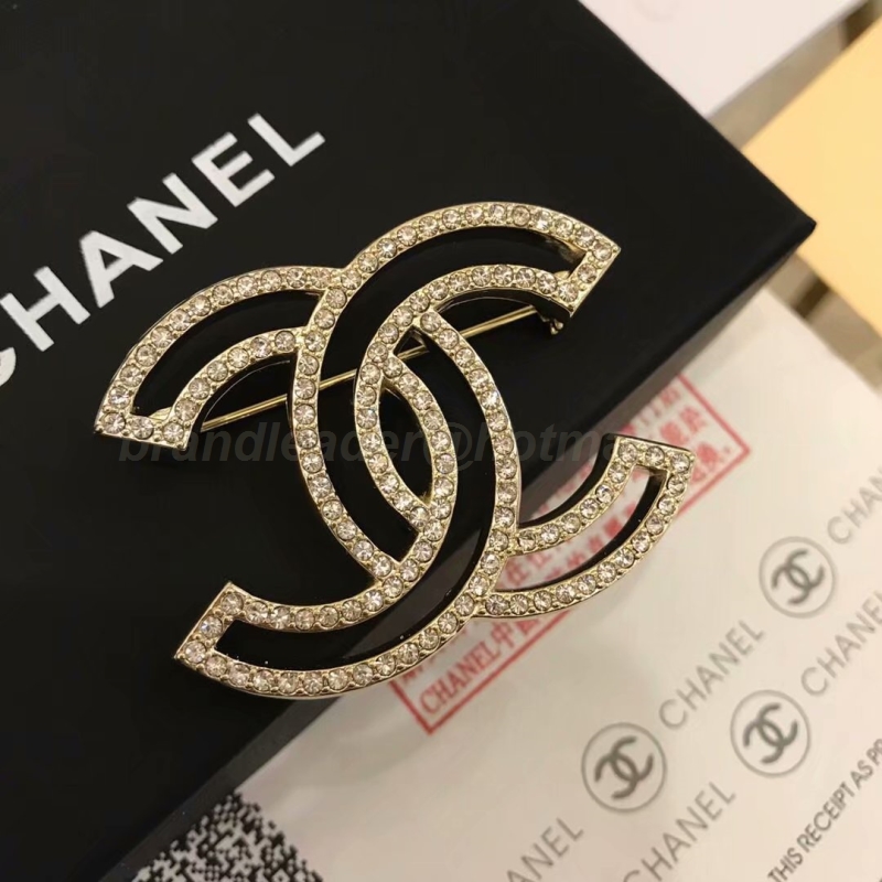 Chanel Brooch 142